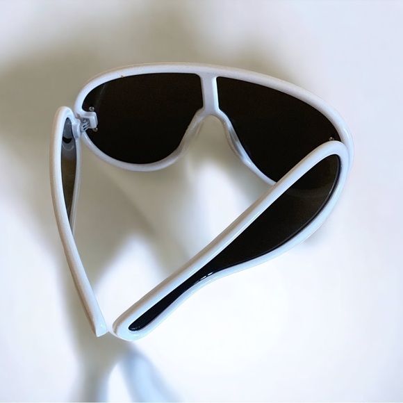 Vintage Y2K Shield Aviator Sunglasses White Frame Black Lens NIB NWT - Picture 3 of 10